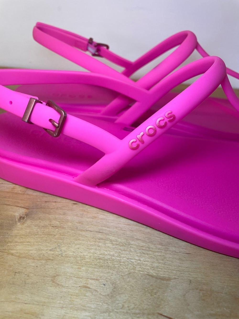 Crocs Women's Miami Thong Flip hot pink sandals size 11 - Picture 4 of 16